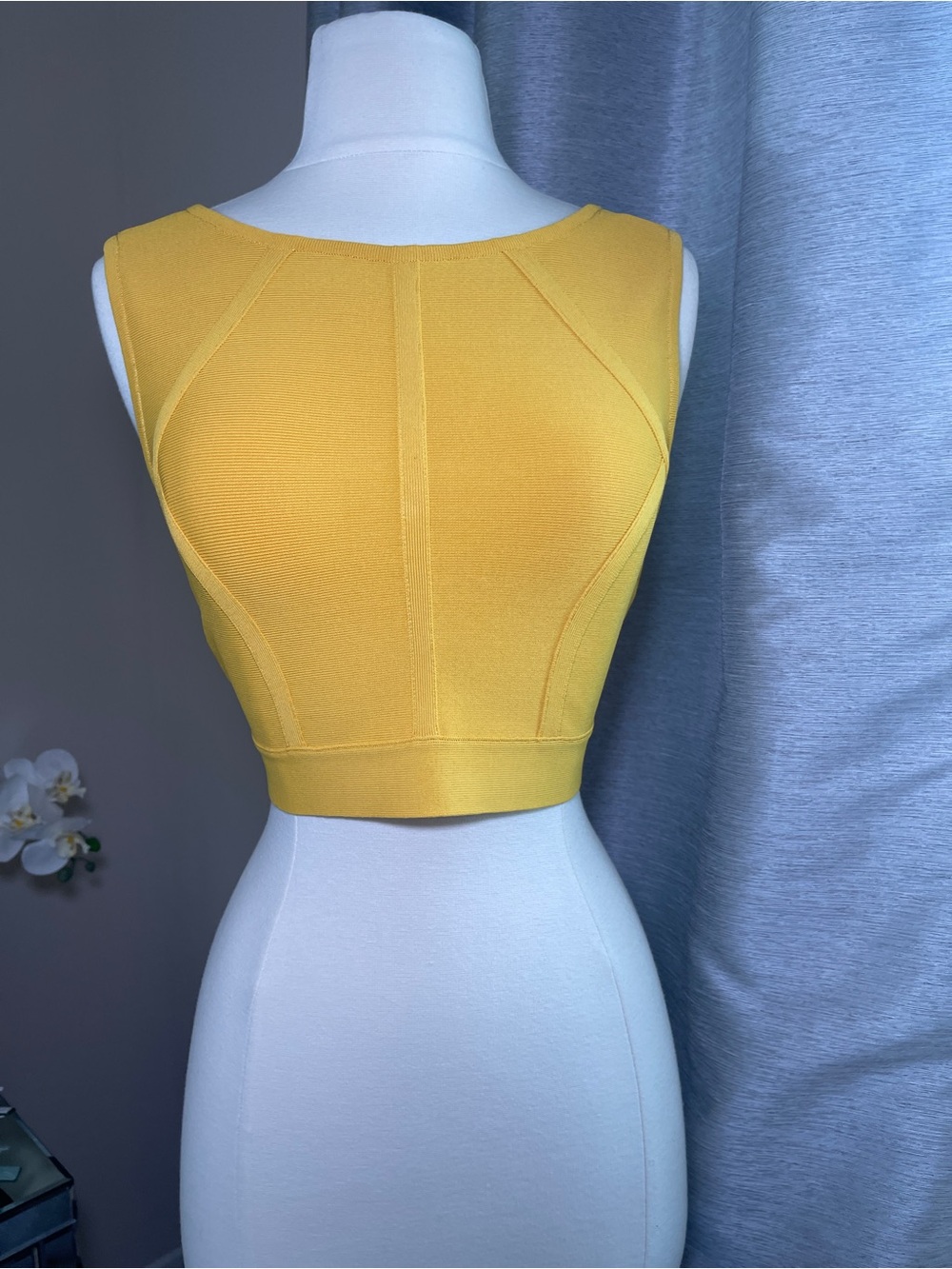 BCBGMaxAzria Yellow Fitted Crop Tank